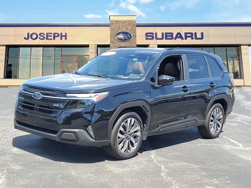 Crystal Black Silica 2025 Subaru Forester Touring