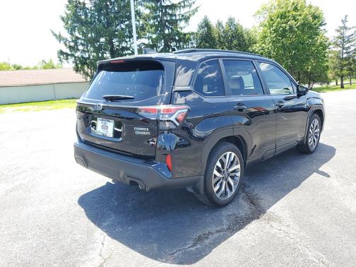 Crystal Black Silica 2025 Subaru Forester Touring