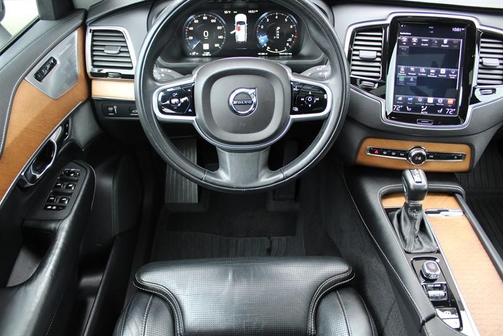 Onyx Black Metallic 2019 Volvo XC90 T6 Inscription