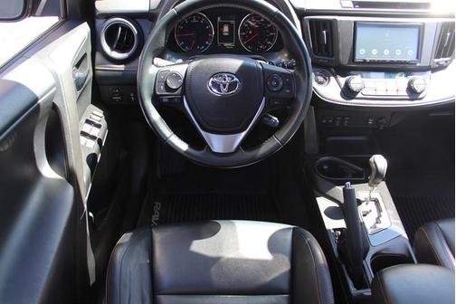 Magnetic Gray Metallic 2016 Toyota RAV4 SE