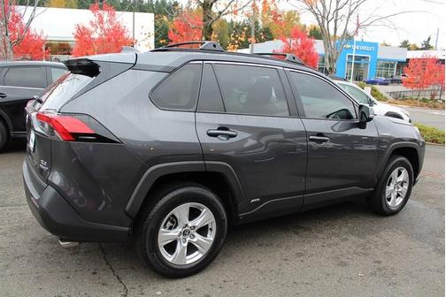 2020 Toyota RAV4 Hybrid XLE
