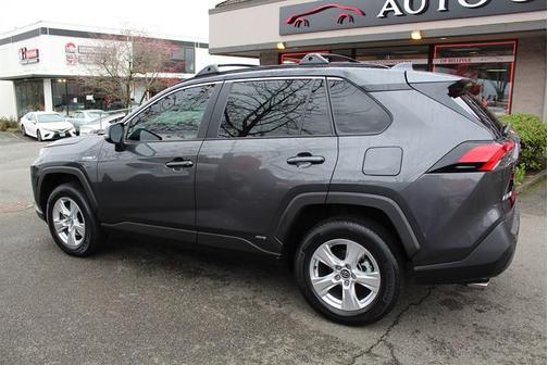 2020 Toyota RAV4 Hybrid XLE