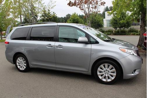 2013 Toyota Sienna XLE