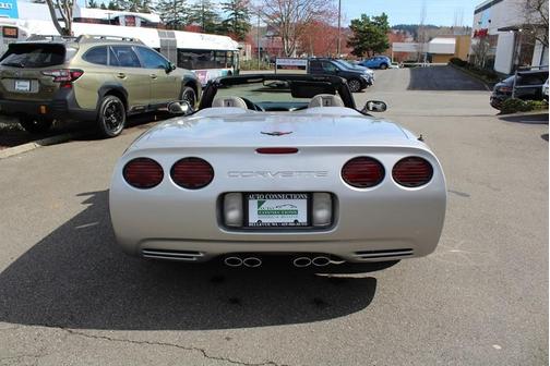 2004 Chevrolet Corvette Base