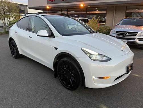 2023 Tesla Model Y Long Range
