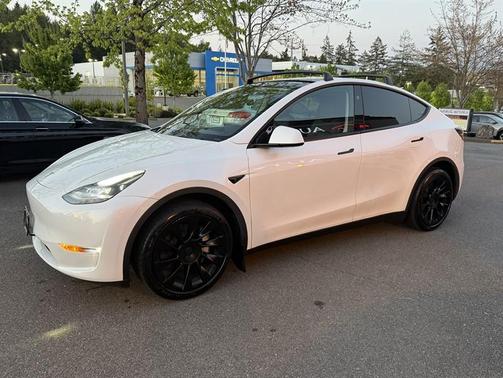 2023 Tesla Model Y Long Range