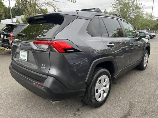 2020 Toyota RAV4 LE