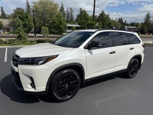 2019 Toyota Highlander SE