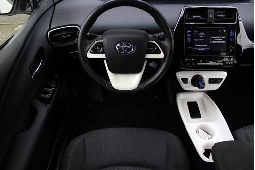 Blizzard Pearl 2016 Toyota Prius Three