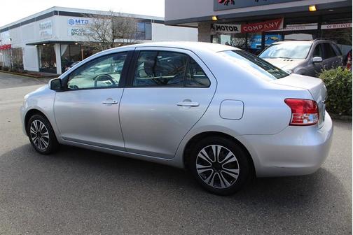 Silver 2012 Toyota Yaris Base