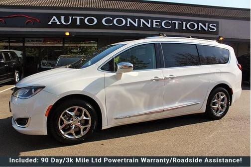 Bright White Clearcoat 2018 Chrysler Pacifica Limited