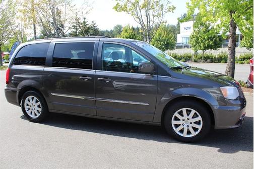 2016 Chrysler Town & Country Touring