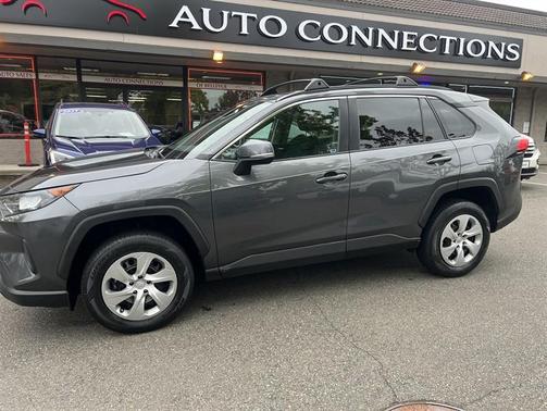2020 Toyota RAV4 LE