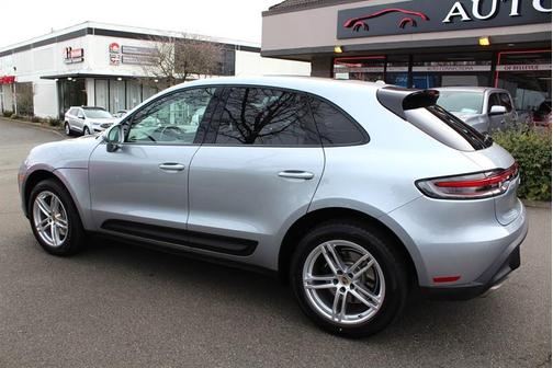 2022 Porsche Macan Base