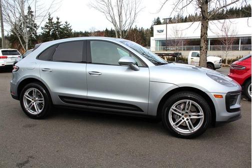 2022 Porsche Macan Base