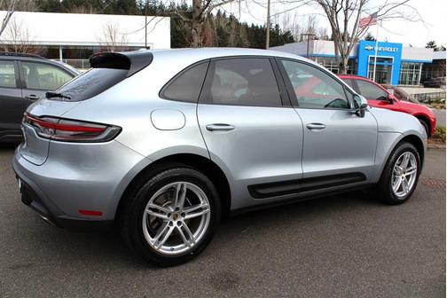 2022 Porsche Macan Base