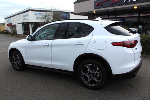 2022 Alfa Romeo Stelvio Sprint