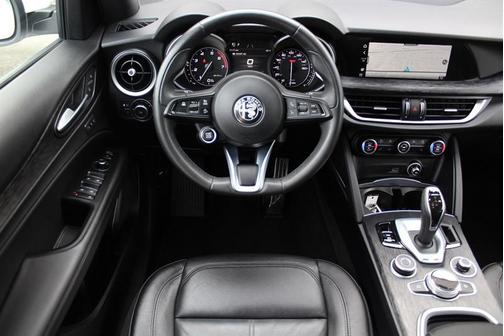 2022 Alfa Romeo Stelvio Sprint