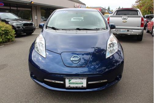 Gray 2017 Nissan Leaf S
