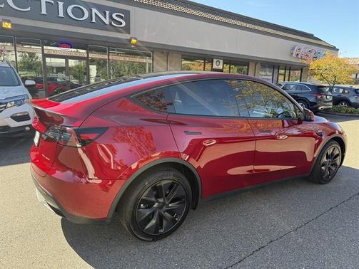 2025 Tesla Model Y Long Range