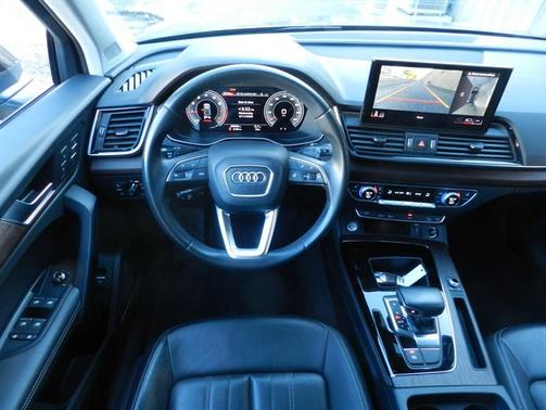 2023 Audi Q5 45 S line quattro Premium