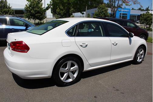 2013 Volkswagen Passat 2.5 SE