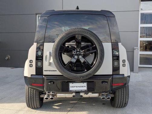 2026 Land Rover Defender X-Dynamic SE