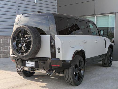2026 Land Rover Defender X-Dynamic SE