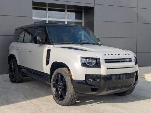 2026 Land Rover Defender X-Dynamic SE