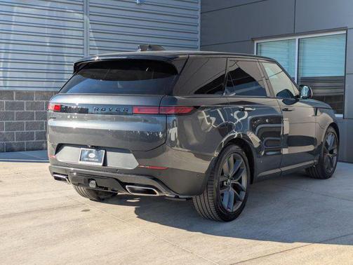 2025 Land Rover Range Rover Sport SE