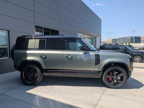 2025 Land Rover Defender 110 P400 X
