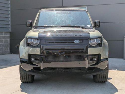 2025 Land Rover Defender 110 P400 X