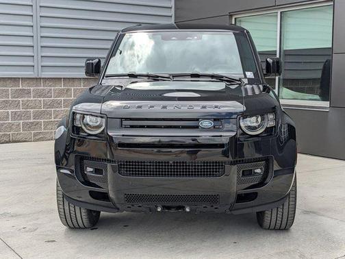 2025 Land Rover Defender 110 P400 X-Dynamic SE