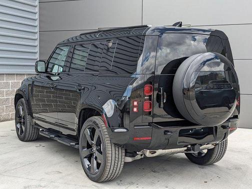 2025 Land Rover Defender 110 P400 X-Dynamic SE