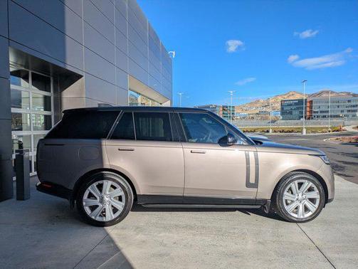2023 Land Rover Range Rover P530 SE