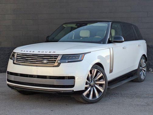 2025 Land Rover Range Rover P615 SV