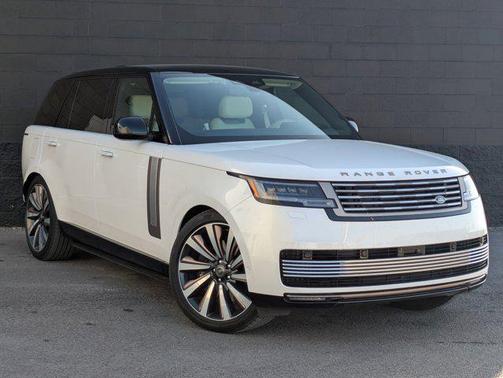 2025 Land Rover Range Rover P615 SV
