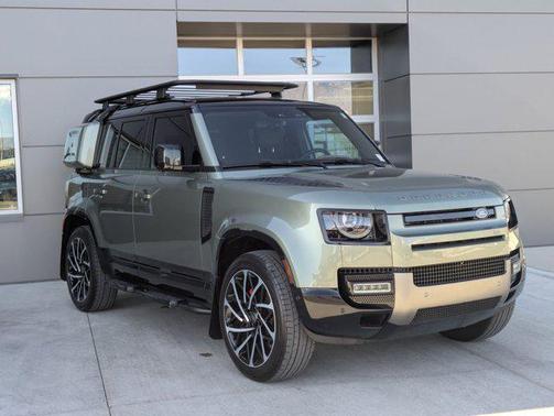 2024 Land Rover Defender 110 P400 X-Dynamic SE