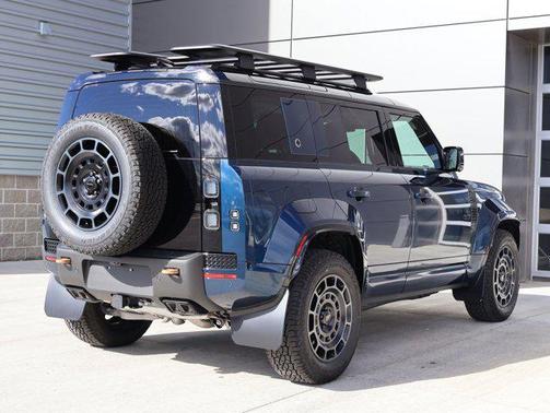 Sargasso Blue Premium Metallic 2026 Land Rover Defender P635 OCTA