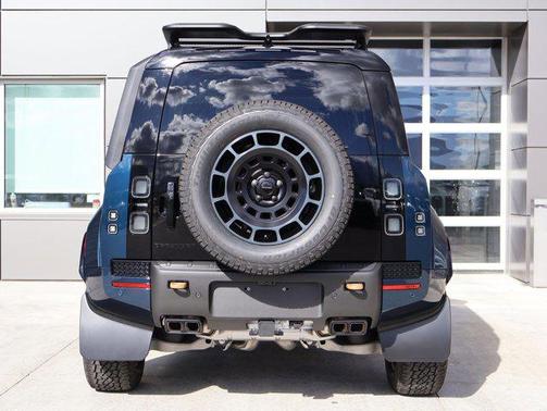 Sargasso Blue Premium Metallic 2026 Land Rover Defender P635 OCTA