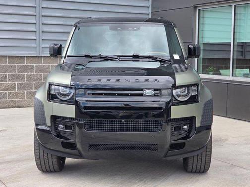 2025 Land Rover Defender 130 P400 X