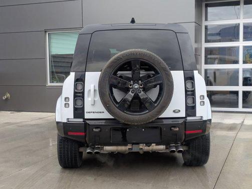 2023 Land Rover Defender 110 V8