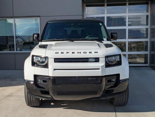 2023 Land Rover Defender 130 X-Dynamic SE