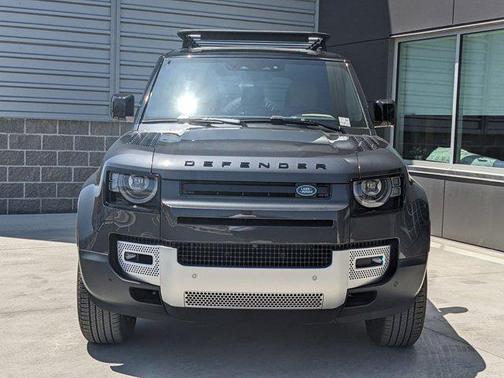 2025 Land Rover Defender 110 P300
