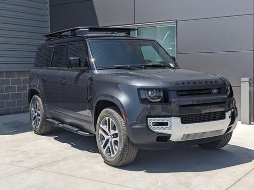 2025 Land Rover Defender 110 P300