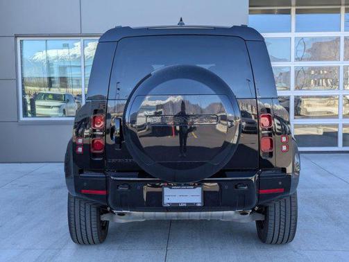 2025 Land Rover Defender 110 P400 X-Dynamic SE