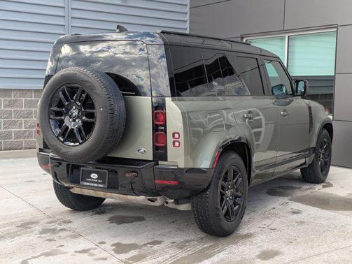 2023 Land Rover Defender 110 X-Dynamic SE