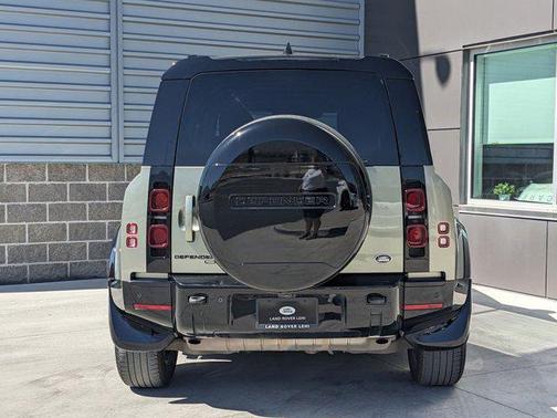 2022 Land Rover Defender 110 X-Dynamic HSE