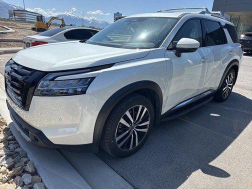 2024 Nissan Pathfinder Platinum 4WD