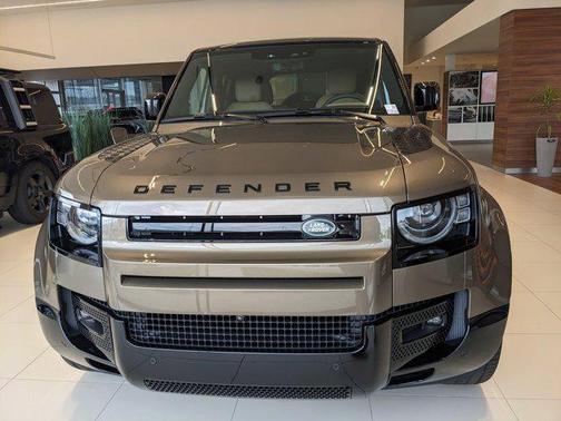 2025 Land Rover Defender 110 P500 X-Dynamic SE